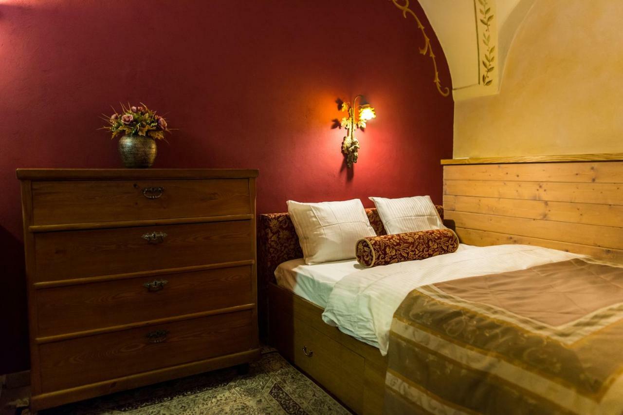 Antique Old Town Studio By Urban Rent Lejlighed Vilnius Eksteriør billede