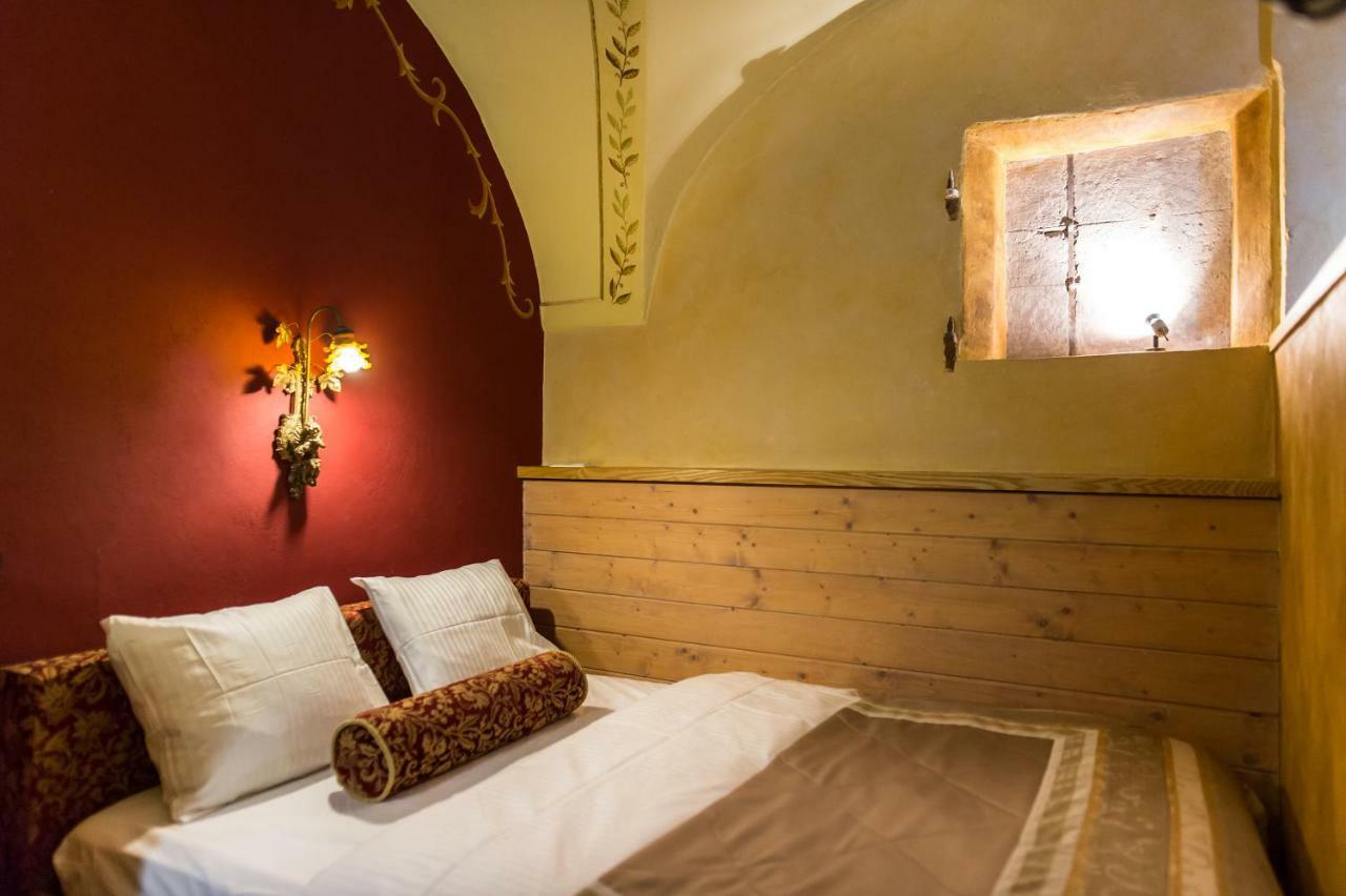 Antique Old Town Studio By Urban Rent Lejlighed Vilnius Eksteriør billede