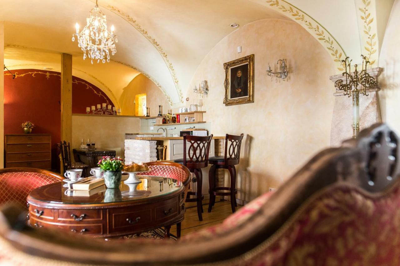 Antique Old Town Studio By Urban Rent Lejlighed Vilnius Eksteriør billede
